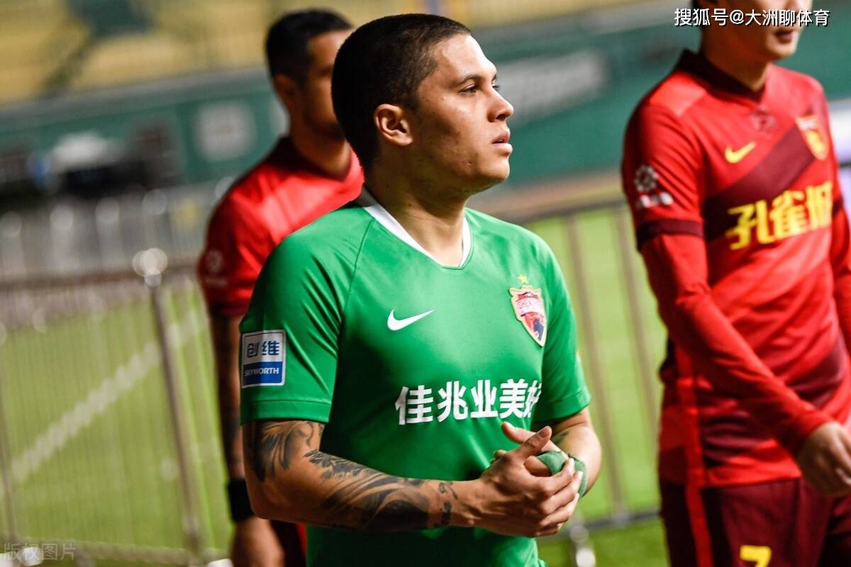 九游体育-加时末段深圳男篮调整名单以备亚冠，队长鼓劲环节打磨，态度坚定，高层口径保持一致(山东高速男篮10月24对阵深圳)