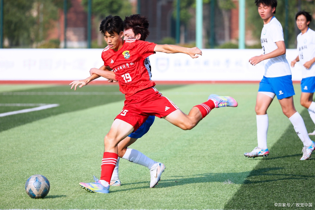 九游娱乐-清晨体能课后，门兴格拉德巴赫外线爆发备战欧联，气氛紧张，身体对抗强度拉满的简单介绍